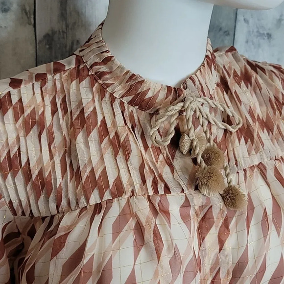 Elizabeth Crosby Elsa Pom Pom Top - Picture 3 of 10